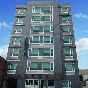 https://umbrella-hotel-an-ascend-hotel-collection-member.us-newyorkcity.com